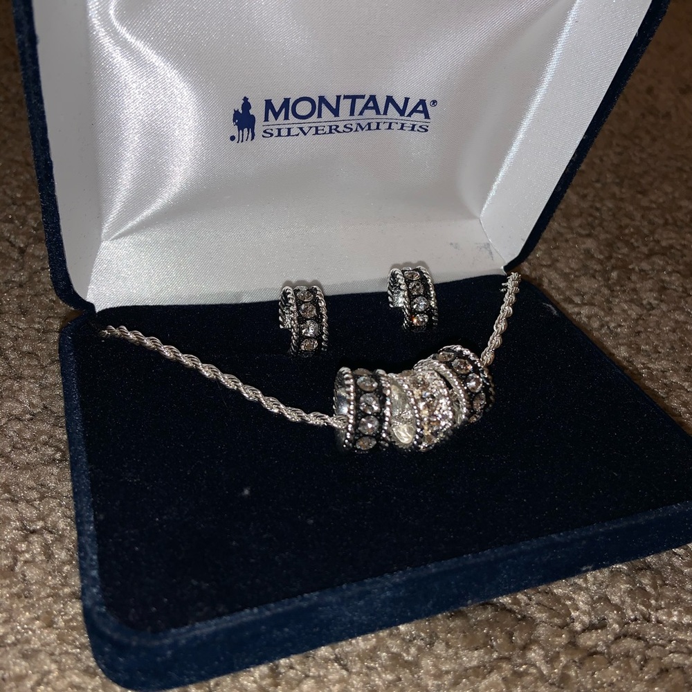 Montana silversmiths necklace + earring set